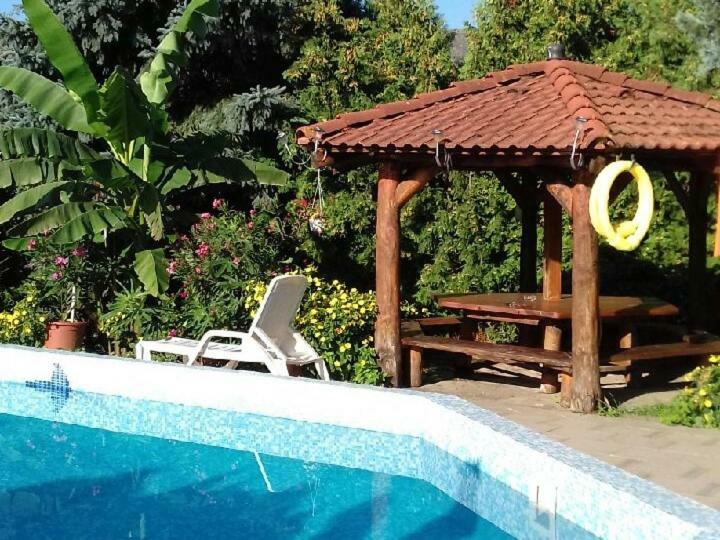 Palatinus Apartmanok Кестхей Экстерьер фото